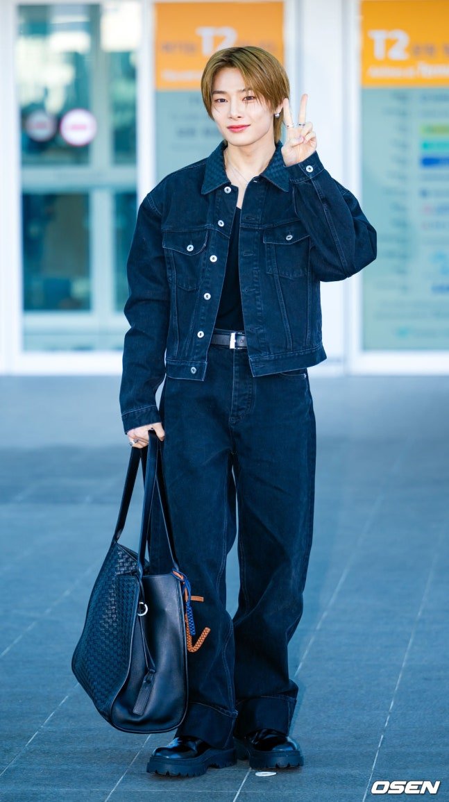 260225 Naver Article Pics Airport Departure to Milan - I.N/#아이엔 🦊

📰I.N &amp; Lee Know SKZ 'Si Rubah Gurun yang pede abis vs Si Kucing yang lagi ciut'
🔗m.entertain.naver.com/home/article/4…
📰I.N Stray Kids, 'Senyum lebar sambil tusuk pipi'
🔗m.entertain.naver.com/home/article/1…
📰I.N Stray Kids, 'Aegyo