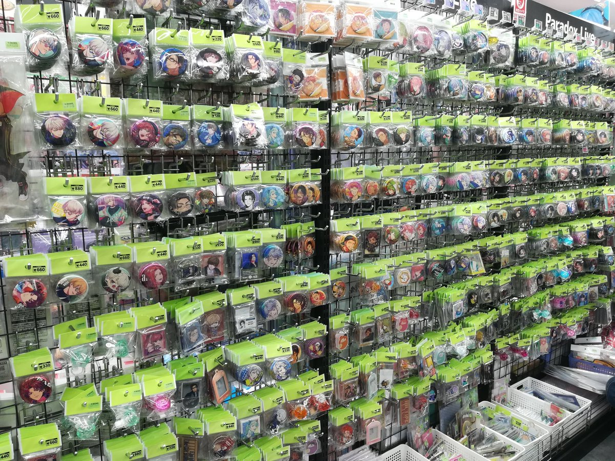 コーナー紹介】 『ParadoxLive』 当店では最新商品からイベント品、 缶