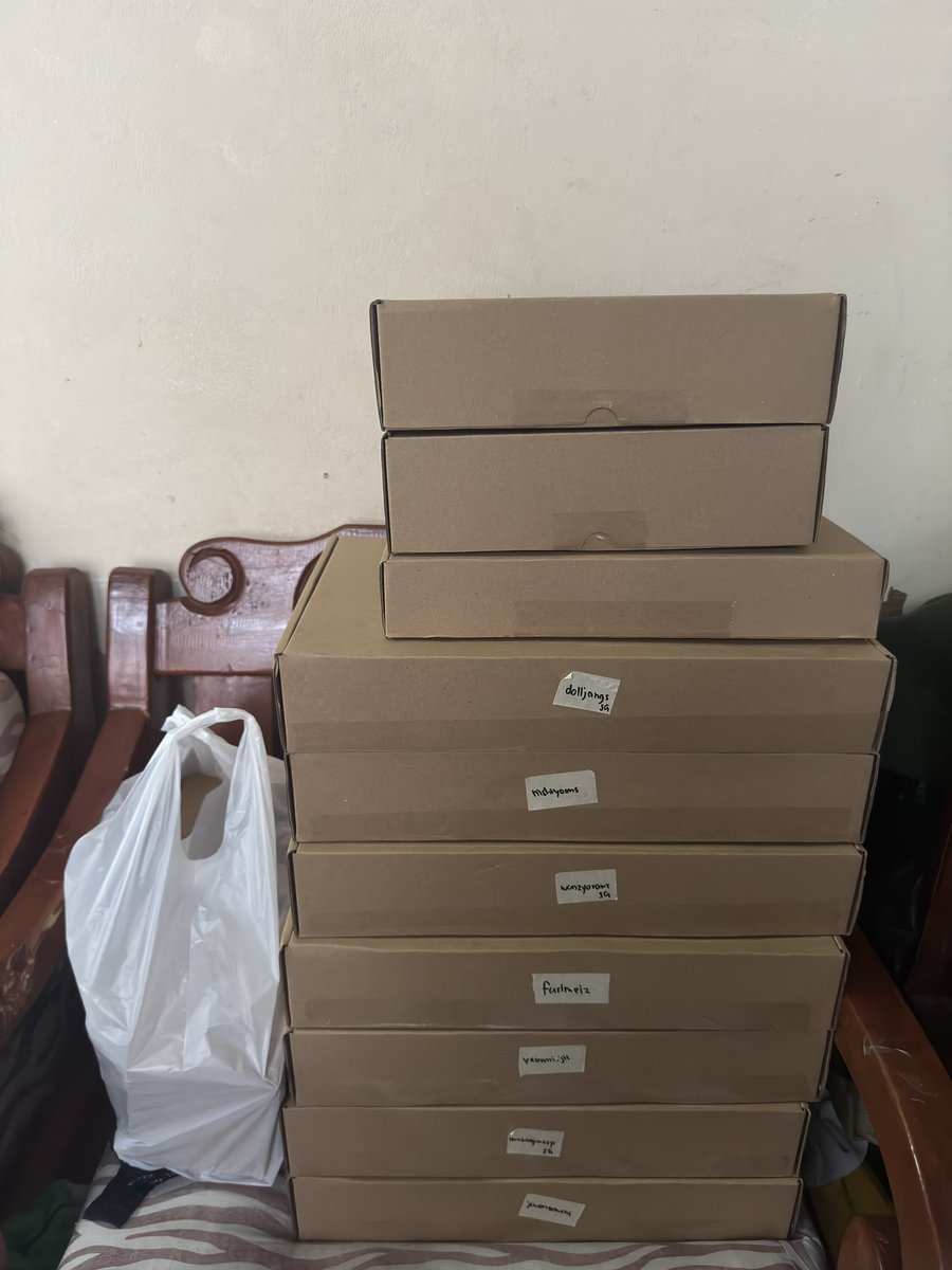 #leochaertupdate 

ONHAND ITEMS SHIPMENT

- shipping today all those who filled out the shipping form 
- kindly wait for your tracking id will be sent via dm