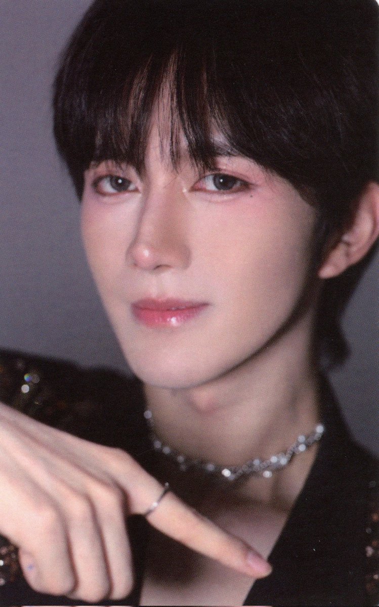 Another [HD SCAN] of #EliotHuang Birthday Gift Box "The 26th Autumn" Photocards

Cr: xhslink.com/o/6b5R4G7CFnI (total: 6)

#HuangXing