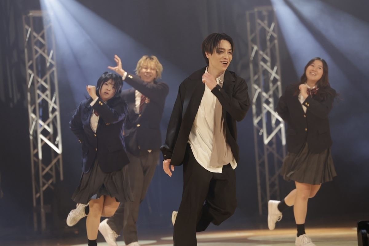 EXILE TETSUYA＆小森隼が松阪の中学生とサプライズ共演！ ダンス