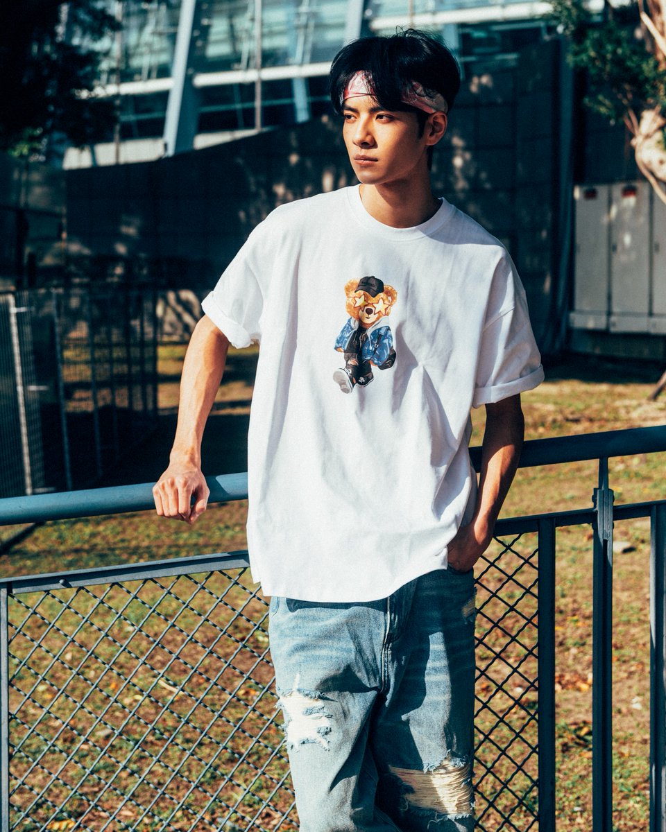 PHANTACi_06's tweet photo. 🐻 PHANTABEAR 同步推出短 T 與長袖帽 T 款式✨
100% 純棉搭配寬鬆版型
背後「BEAR UP」標語展現態度 怎麼搭有型！

🌐：https://t.co/eeAyPvzYt1 https://t.co/0nQX6CPaqk