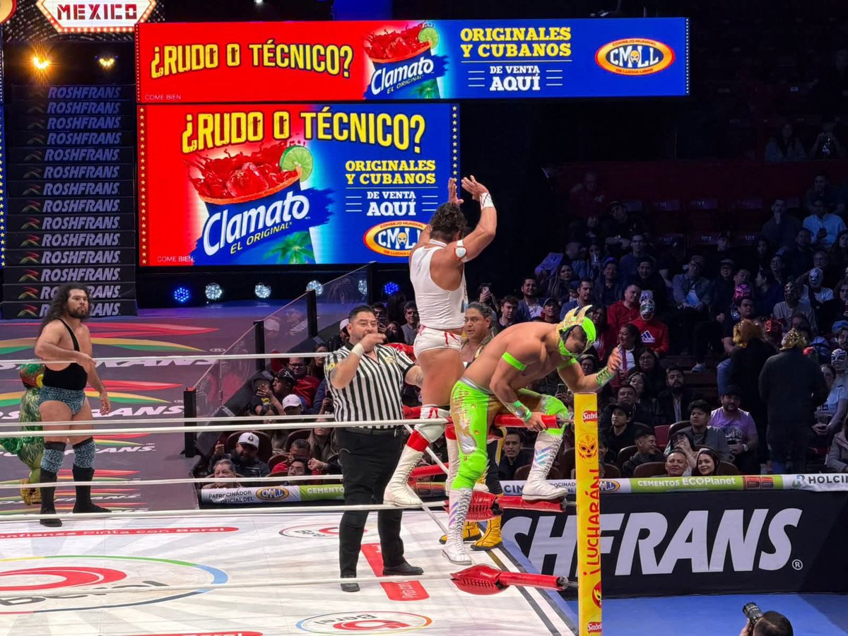 LaTijeraLucha's tweet photo. La lucha estelar del #MartesDeArenaMexico dejó “picados” a los aficionados que presenciaron la “paliza” que le dio #VoladorJr a #Neón, encuentro que terminó en dos caídas al hilo a favor de los rudos #BarbaroCavernario y #StukaJr que acompañaron al “Depredador Mayor”... https://t.co/BwU71cAo4q