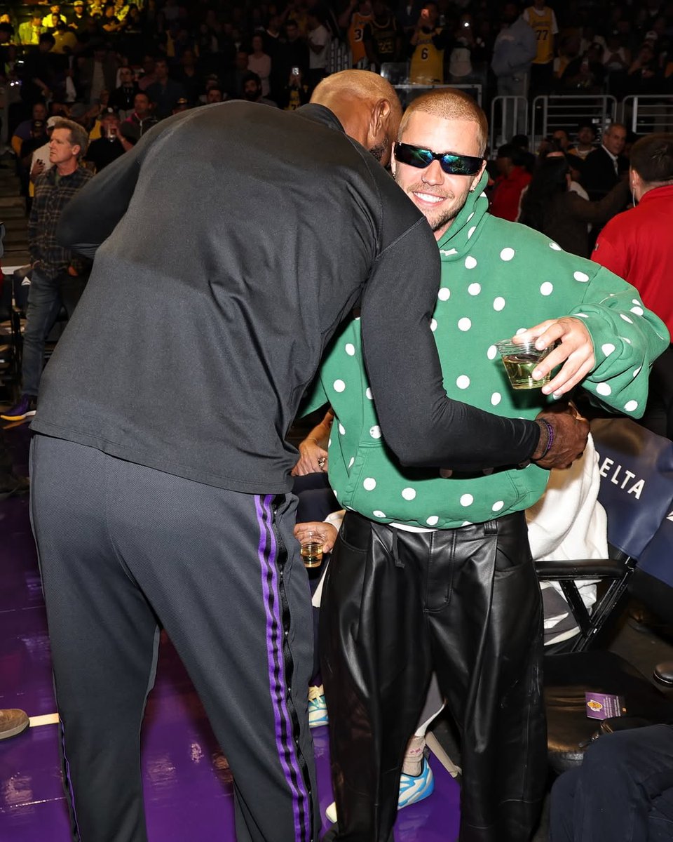 LeBron y Justin Bieber en la previa del juego 😍