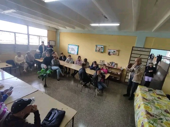 #CUMGüiraDeMelena Presidente  de la Cátedra #JoséMartí @dirmarxismisa <a href="/UnivArtemisa/">Universidad de Artemisa "Julio Díaz González"</a> sostuvo conversatorio en el #131Aniversario del reinicio de las luchas por la independencia de #Cuba, con presencia del <a href="/PartidoPCC/">Partido Comunista de Cuba</a>, <a href="/UJCdeCuba/">UJC de Cuba</a>, ACRC, <a href="/FeuCuba/">FEU de Cuba</a>, <a href="/FEEM_Cuba/">FEEM de Cuba ✌️🇨🇺</a> 
#ArtemisaJuntosSomosMás