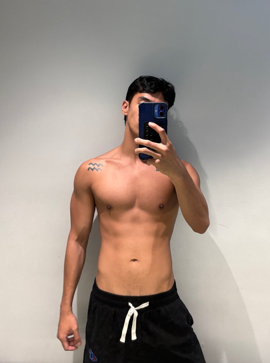 see more uv.club/lloydaaronagus…