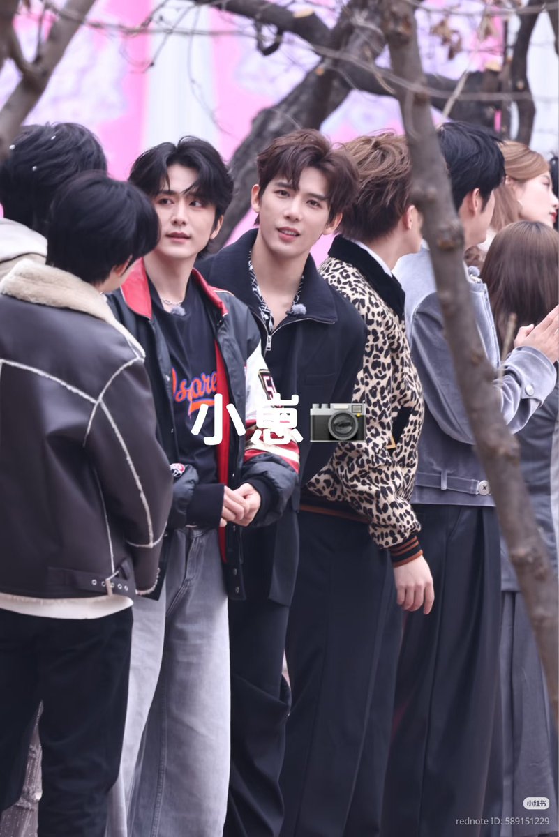 Zhong Chenle, Zhang Xincheng, Wang Anyu in one frame 😭😭😭😭😭😭