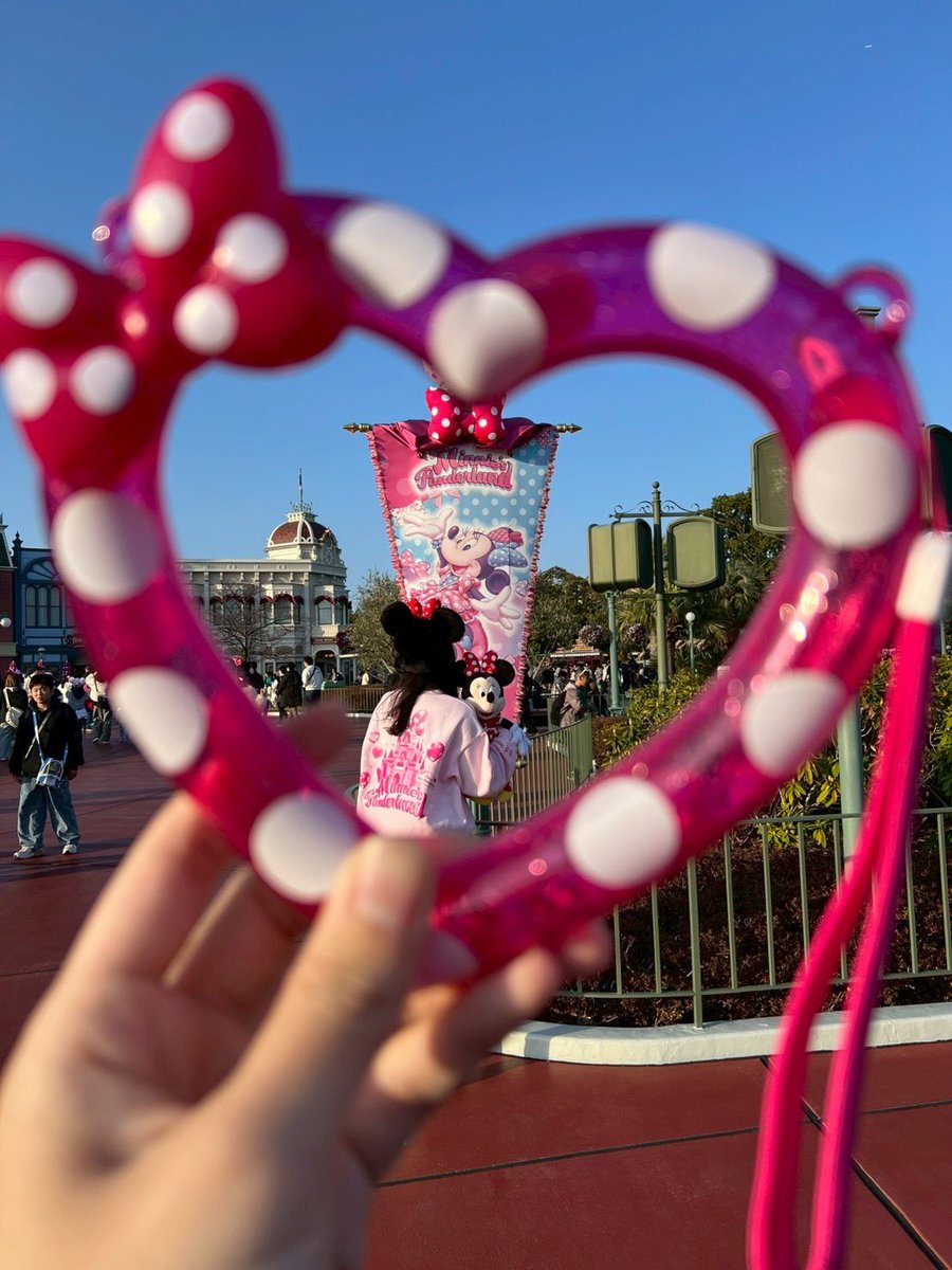 lovedisney0329's tweet photo. ミニパル全部ピンクで可愛かったけど混んでて何も出来なかった🙂 https://t.co/jmKp9QJ33d