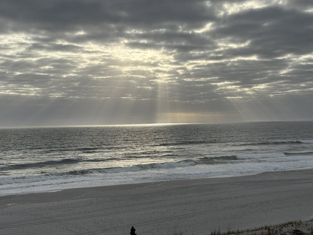 Dennis J tweet media