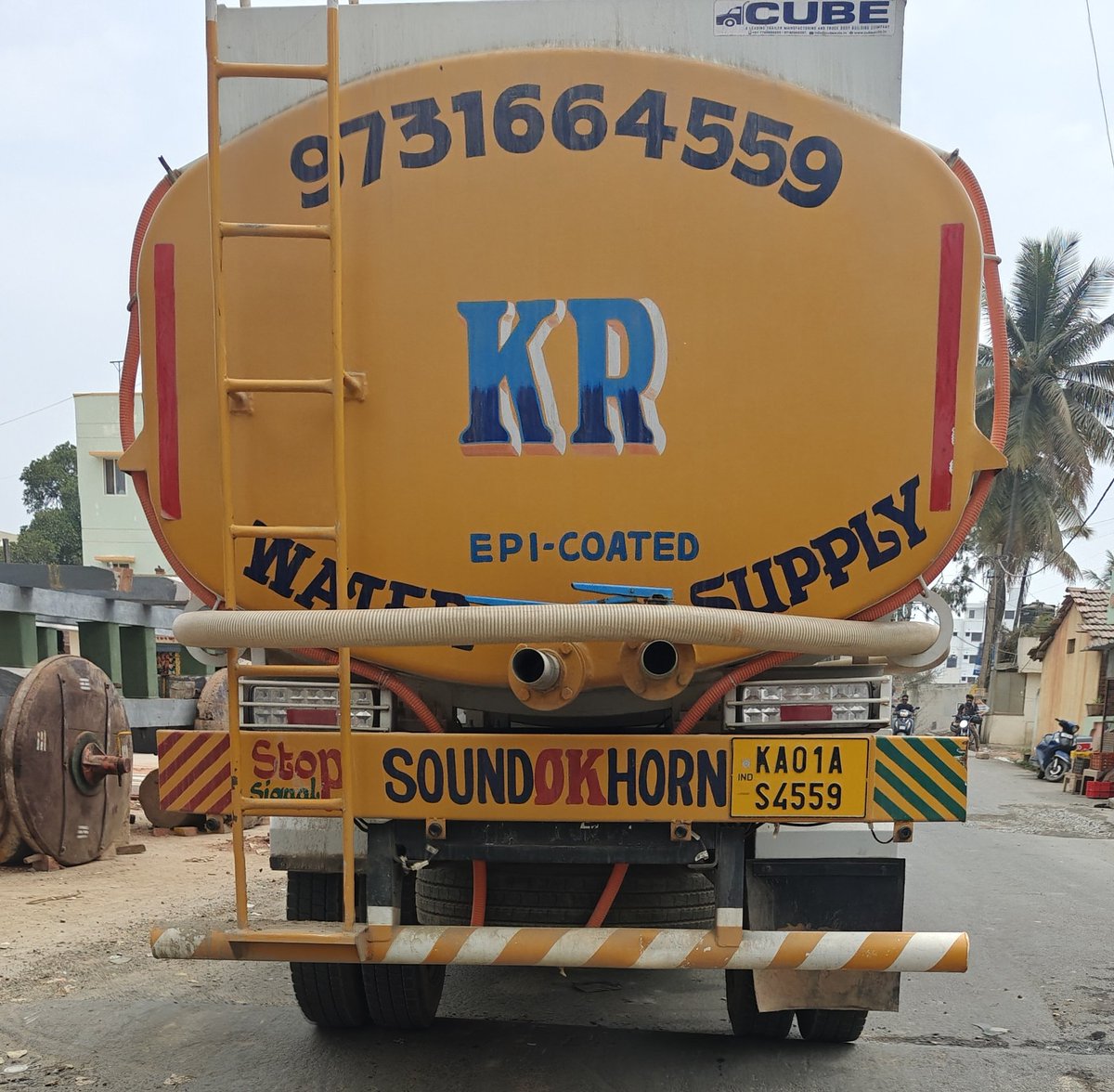 Kodathi Road water tankers are a law unto themselves. This one cut in from the extreme left, blocked the entire junction by parking sideways, &amp; casually jumped the signal. Reported it to ASI Shabana Ma'am, Kodathi gate even her team seems powerless against these traffic bullies.