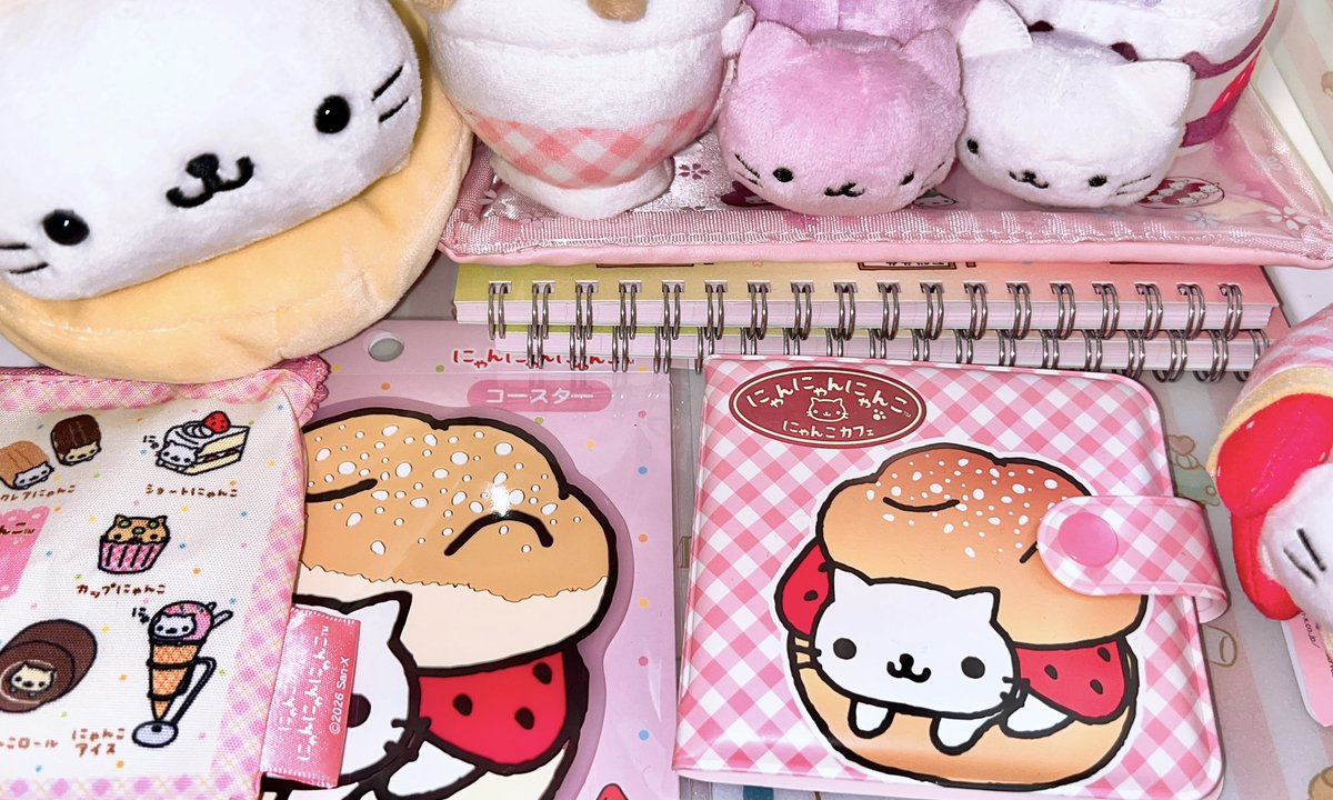 平成リバイバルで発売された にゃんにゃんにゃんこグッズ🍓