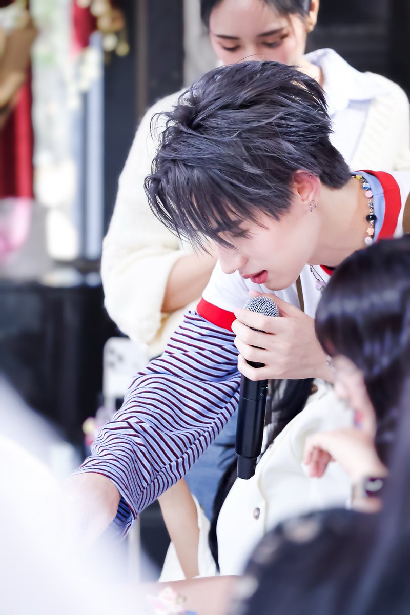 24Percenttt's tweet photo. เมื่อโค้ชต้องลงสนาม 👊🏻

#hongshihoshi #LYKN
@hongshihoshi03

#FriendlyMExHONG https://t.co/rfIojH1gAG