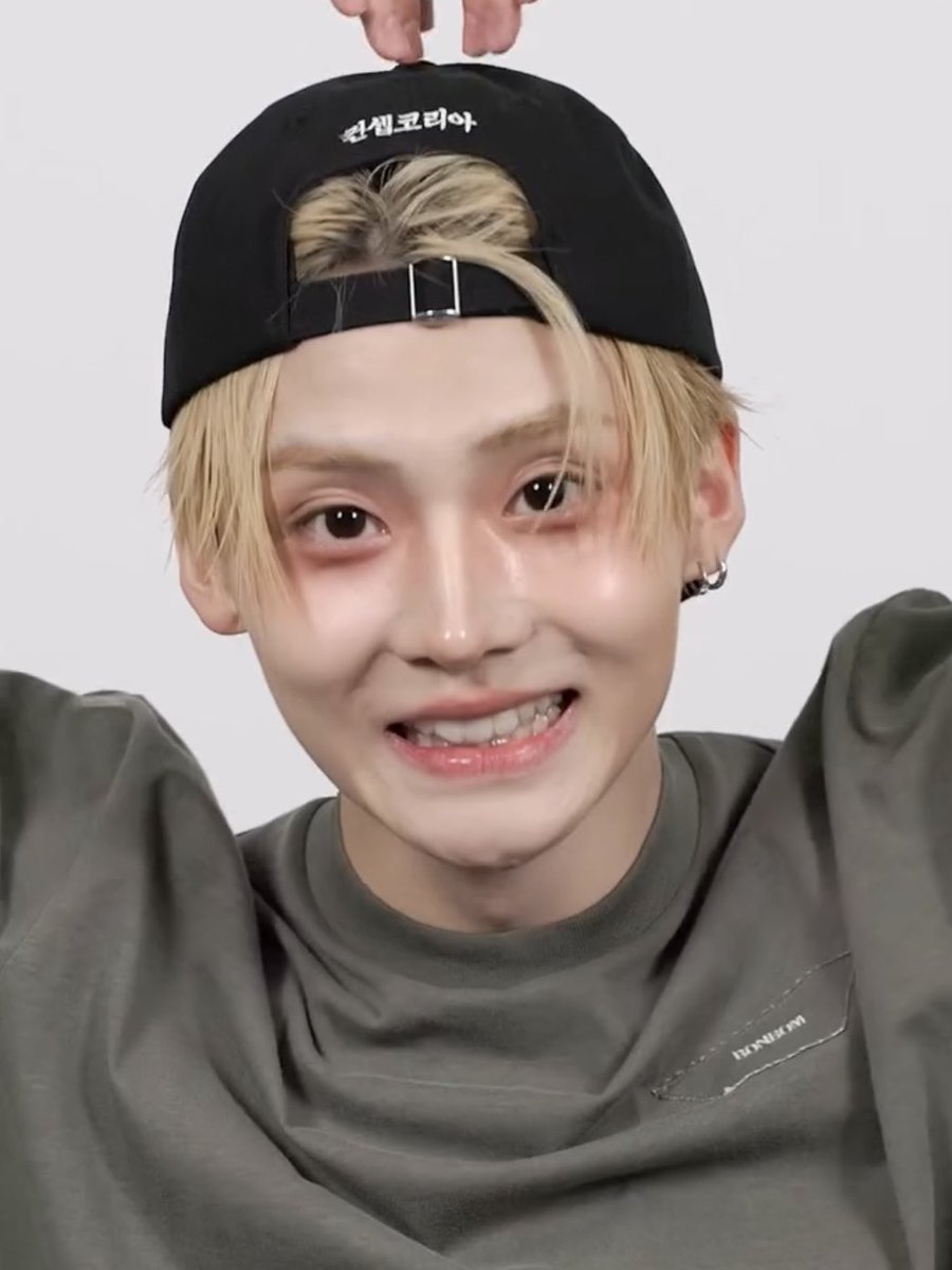 nnying_'s tweet photo. Siapa sangka..... Anak yg nyerah jdi idol, jadi normies dlu trus kerja part time di cafe, dj, jadi model brand kecil sekarang mau terbang ke paris buat menghadiri pfw :< bangga bgt sama wonie, terimakasih udah debut leowon https://t.co/P2c6CAaqxd