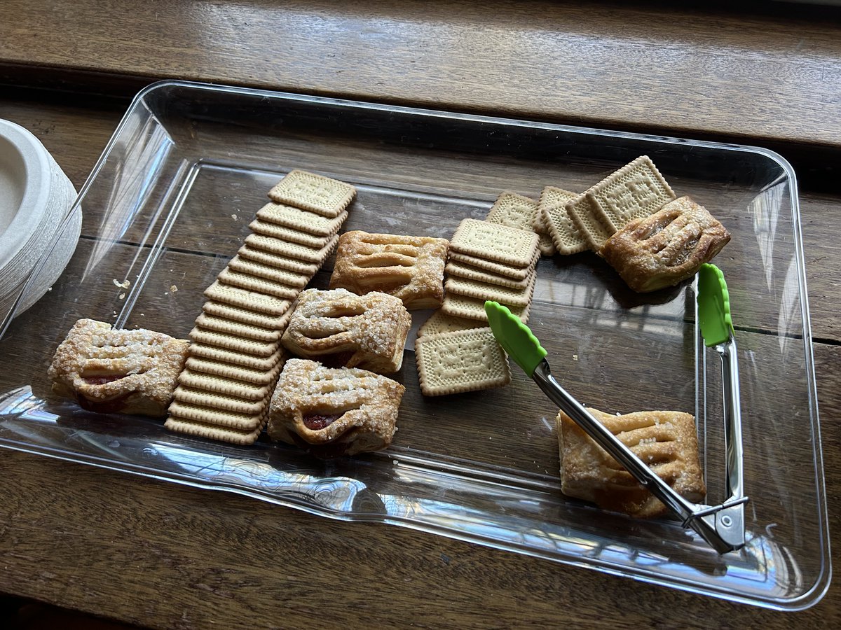 Drawable tweet media