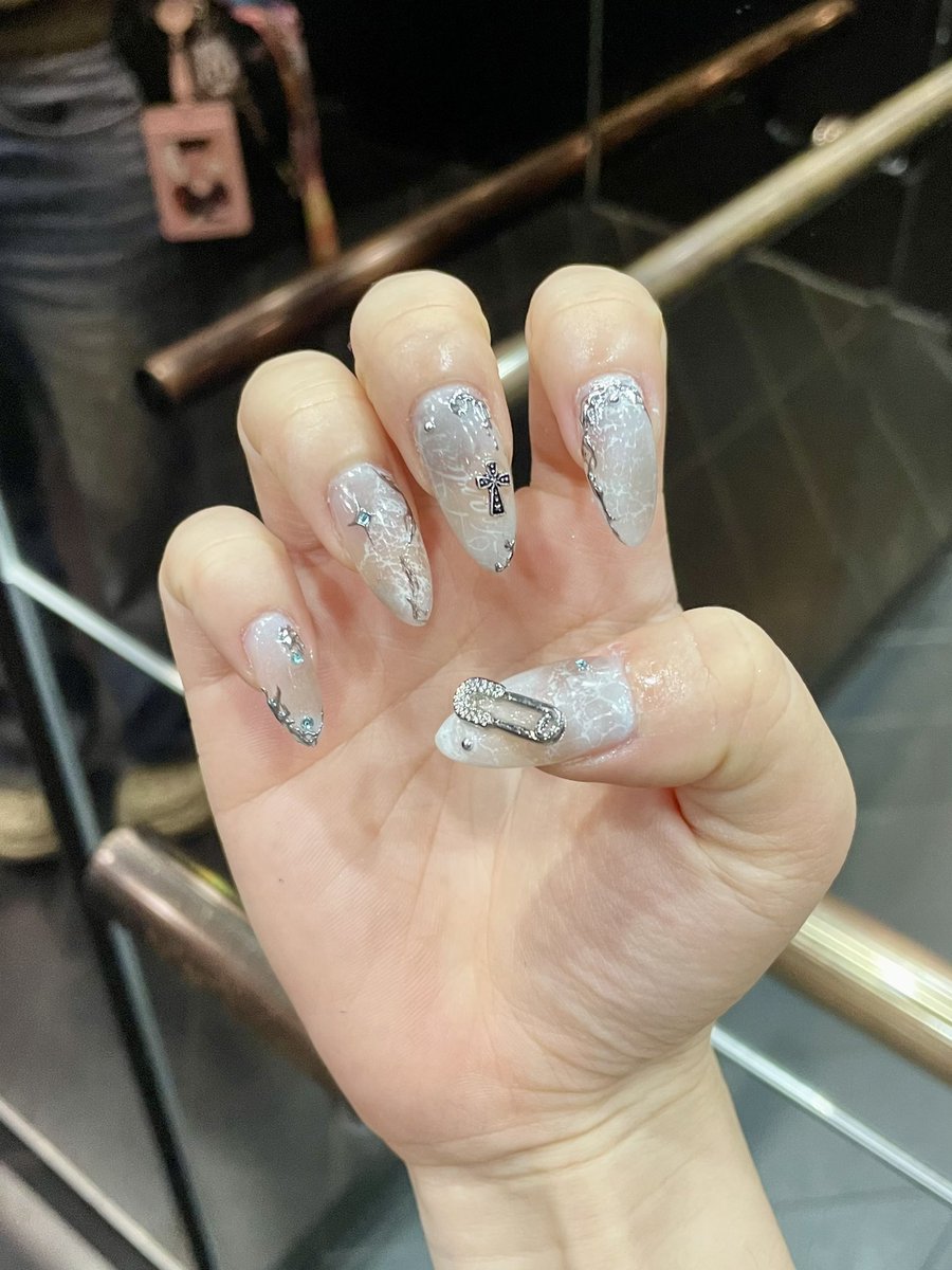 got my nails done for upcoming BCS events 🤍 resleeving will be a pain though