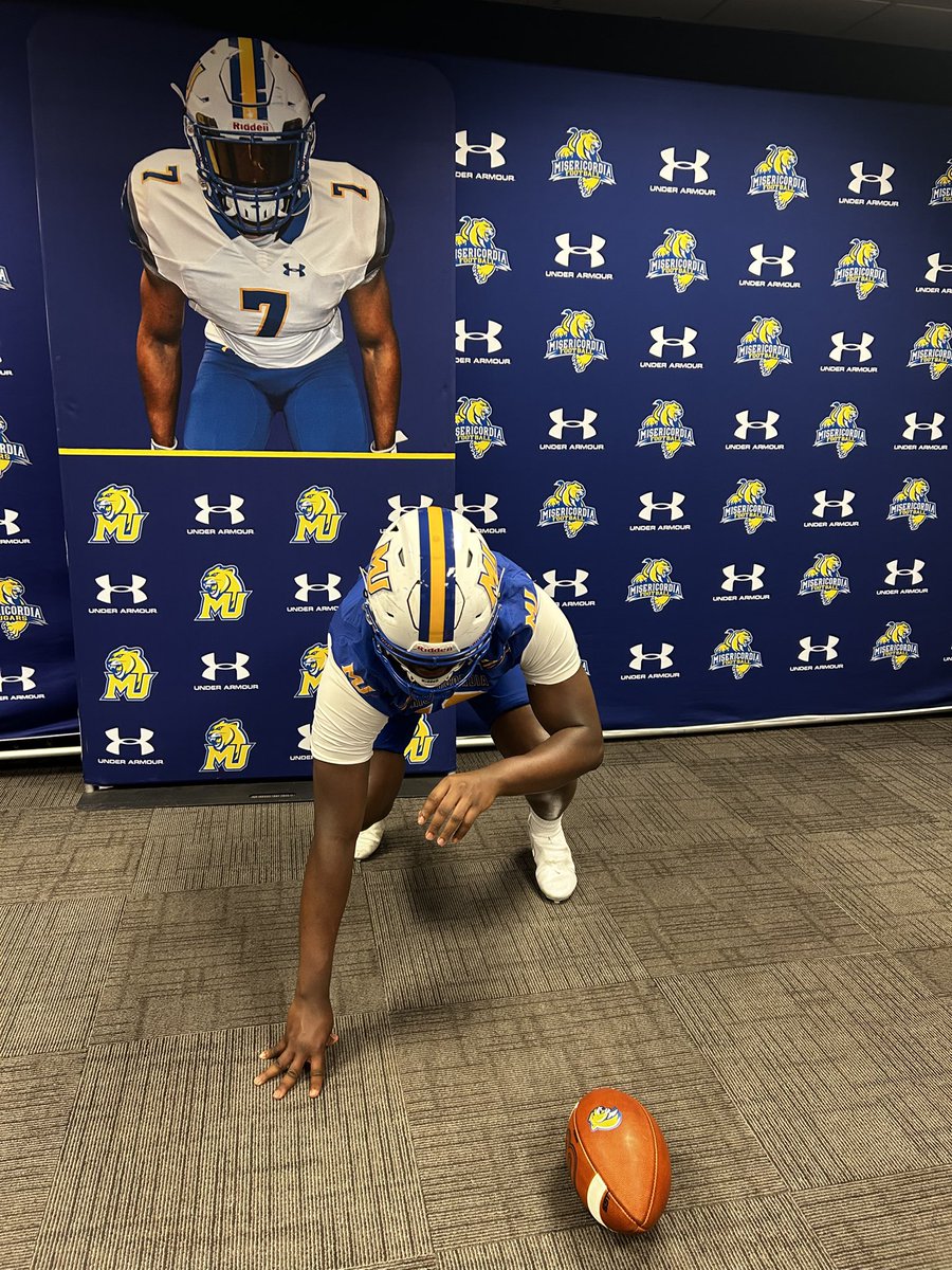 Javainep_'s tweet photo. Thank you @Coach_Meeder &amp; @MUCougarsFB for an amazing official visit! Loved getting to talk with the coaches and learn more about what the program is building. Great experience all around! https://t.co/P13oekizOp