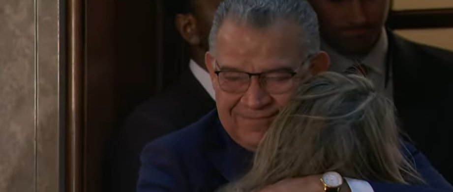 OrlvndoA's tweet photo. Trump invita a Enrique Márquez a su discurso en el Estado de la Unión como víctima del régimen de Maduro y como muestra viviente de que Delcy Rodríguez avanza en la liberación de presos políticos y le cumple a Estados Unidos —aunque, sabemos, es parcial. https://t.co/gGafUON0VV