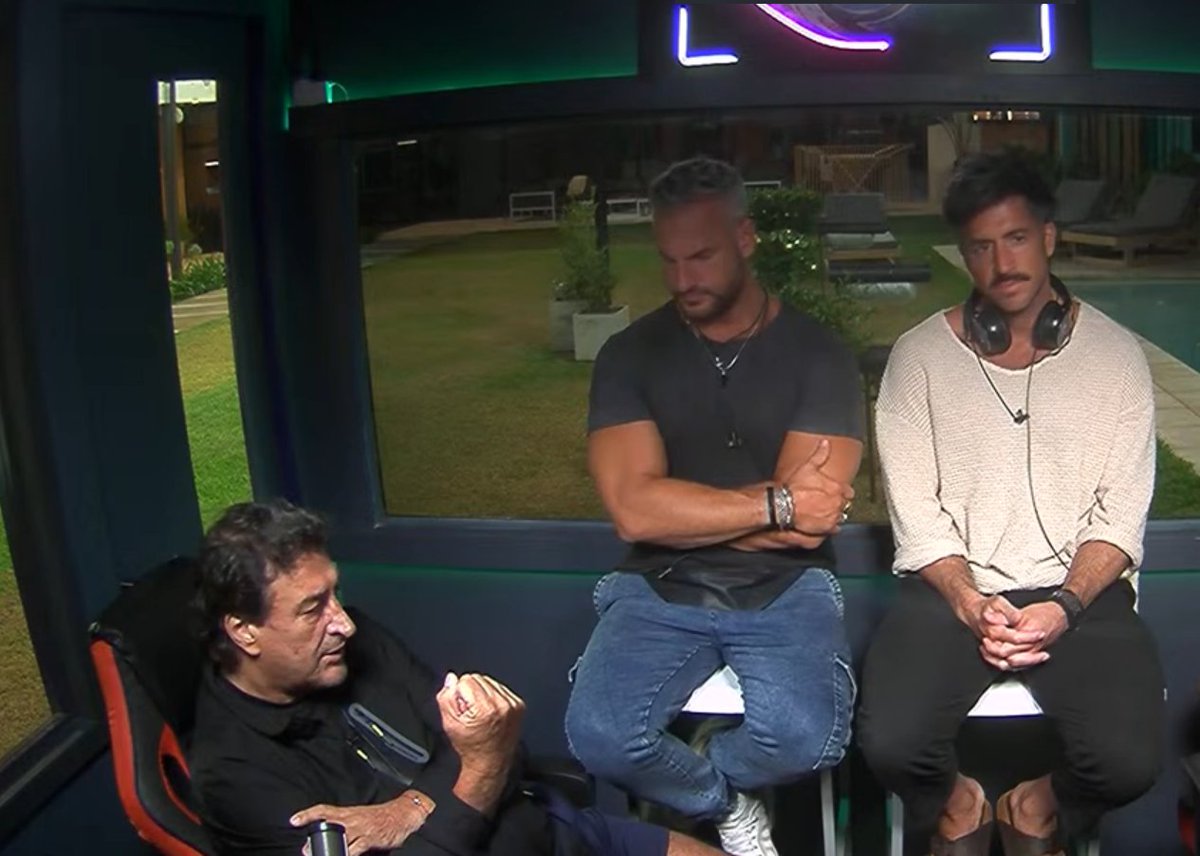 Killiancp's tweet photo. Veo el futuro repetir el pasado, igual de pelotudos están
#GranHermano https://t.co/AhvjxuPfhz