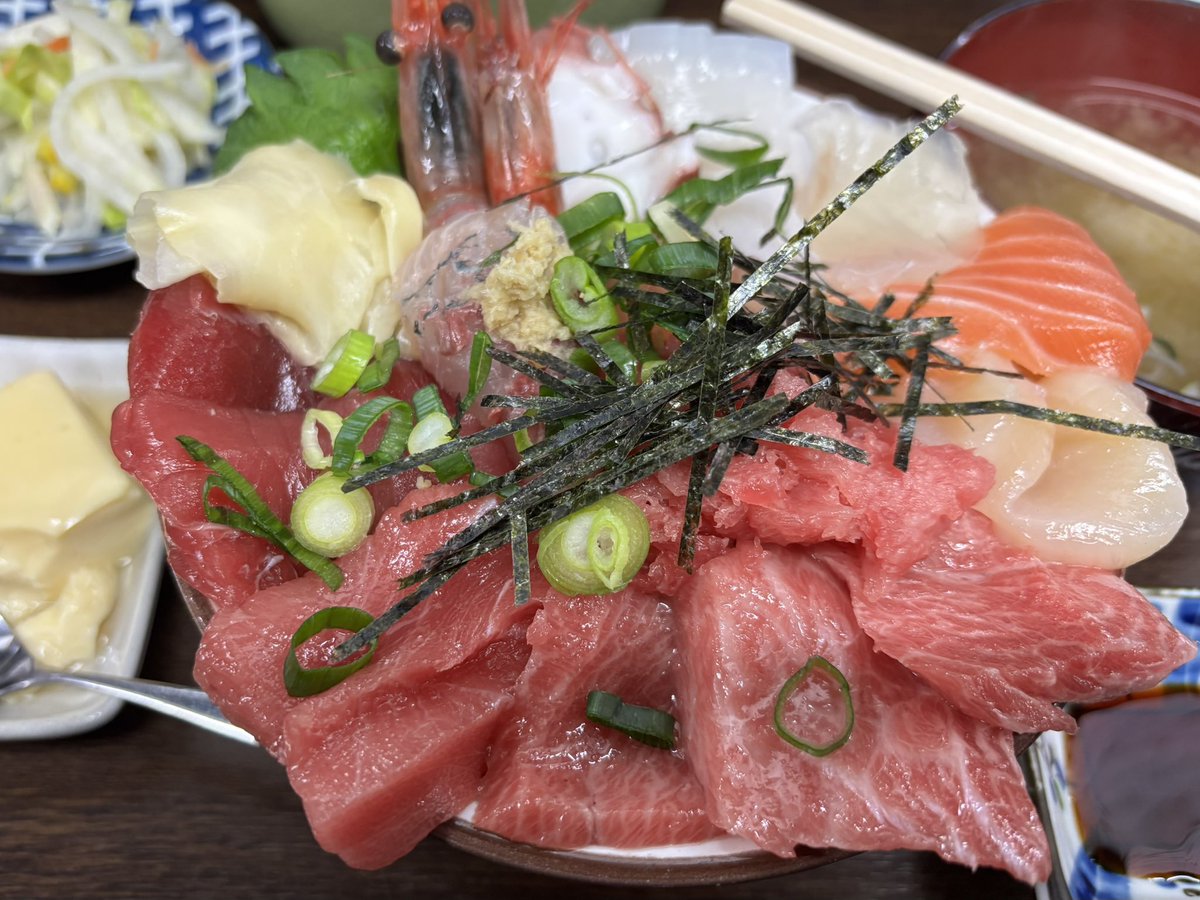 限定3食の海鮮丼1500円
魚種により寝かせる時間を管理されているそうです
ホント美味い！
中華料理大三元

本日は晴耕雨読☔️
お店の近くにある角川武蔵野ミュージアムで用事を済ませてきました