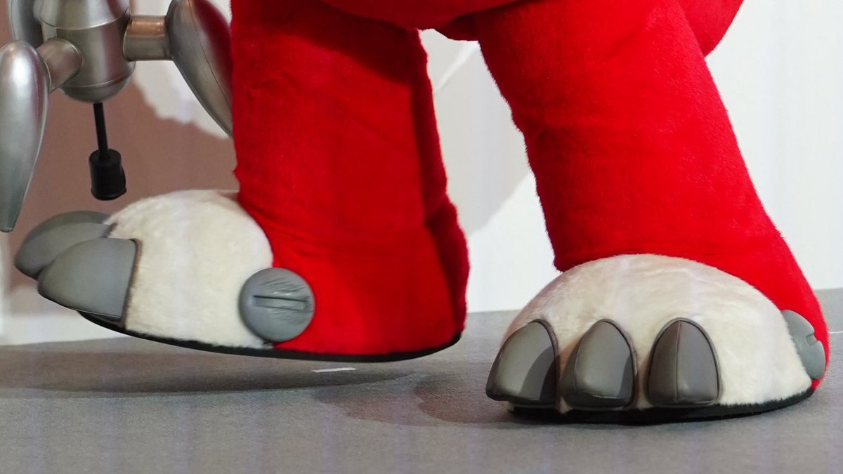 StompyShoutmon's tweet image. Ah, My favorite Digimon surely has such cute feet! (This is the Official Shoutmon mascot) #Digimon #Shoutmon #Mascot #fursuit #feet