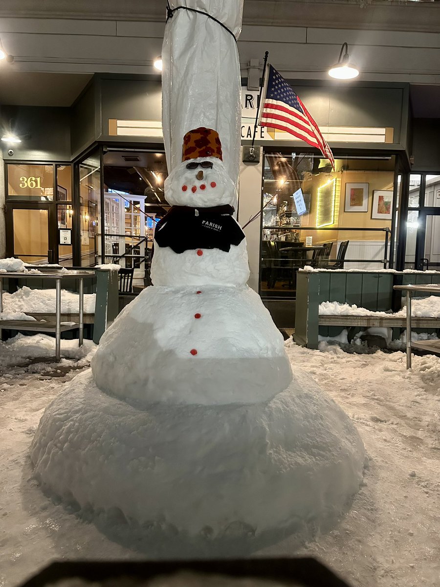 MartinaCurtin's tweet image. Day 55 #100daysofwalking
The day after!
Clean sidewalks and piles of snow. ❄️☃️🎿
#snowcleanup #winterwonderland #blizzard2026
@NewstalkFM @NTBreakfast