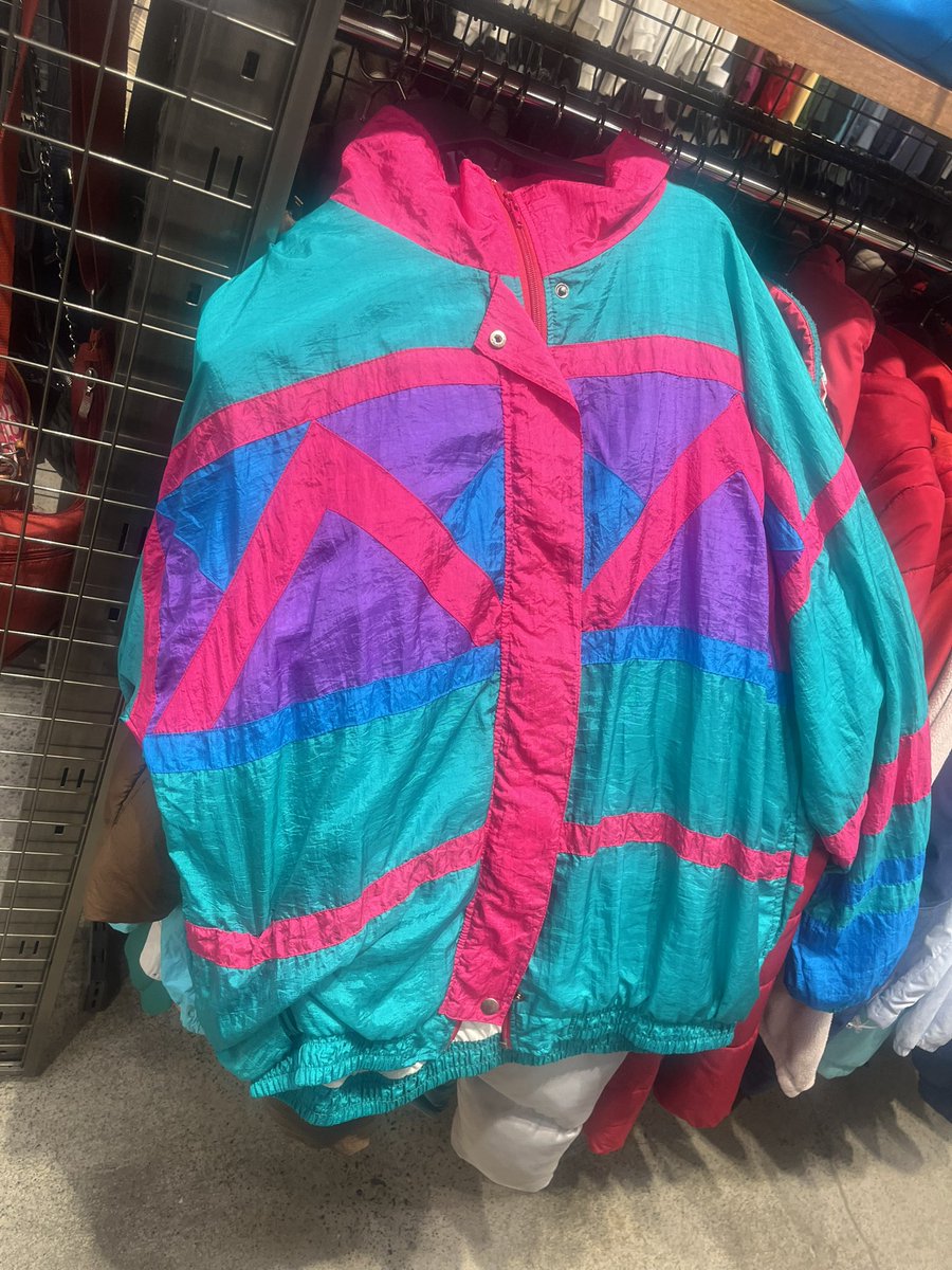 ms_punkymom's tweet photo. As seen shopping today at the trendy 2nd hand store the kids prefer…

1989 called, they want their windbreaker back! https://t.co/Ho3zWkQWl5