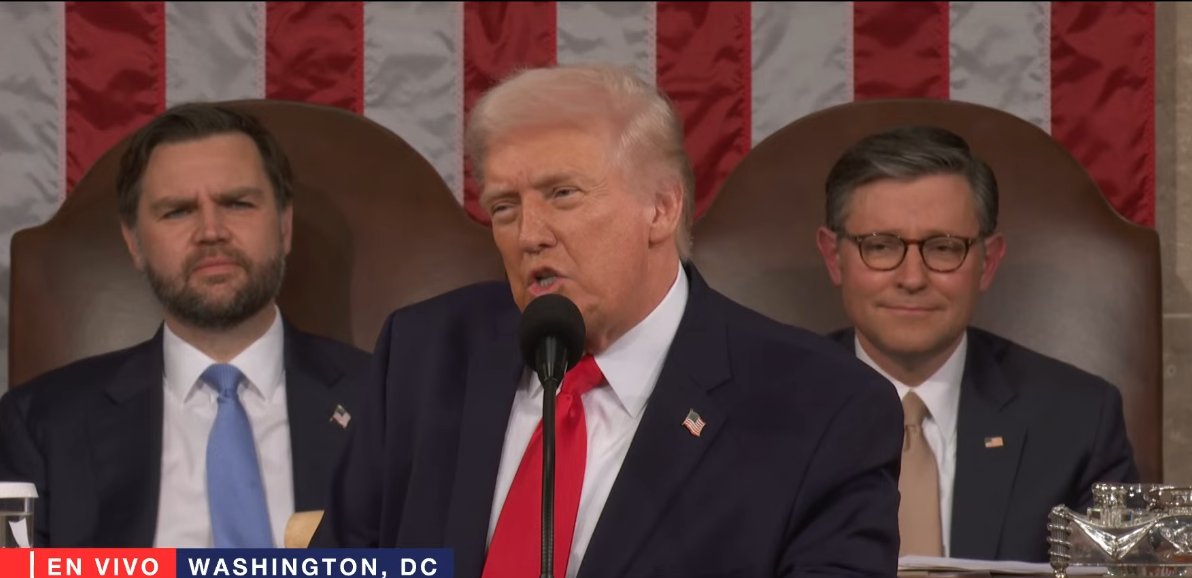 JorgitoRodF's tweet photo. Casi dos horas llenas de MENTIRAS. 

Esto no fue un discurso, Las palabras de Trump forman parte del más absurdo y grotesco teatro político. 

Donald Trump, antes de hablar, debería aprender lo que es el decoro, el respeto y la humildad. https://t.co/fGXPTzj0GG