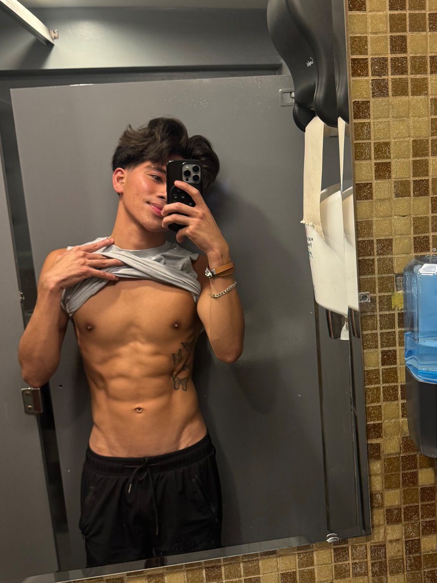 christianflashy's tweet photo. hey there 🙈 https://t.co/FCialllIDv