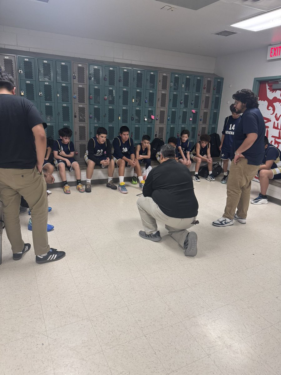 TheHillsHoops's tweet photo. Congratulations to the 7th grade Sun Ridge &amp; 8th grade Puentes teams for advancing to the championship round! Way to represent, one more game fellas! 🏀

#TheBrotherhood

@APRIL_PHHS @CoachRWarner @PHills_HS https://t.co/jUOrzb3gJA