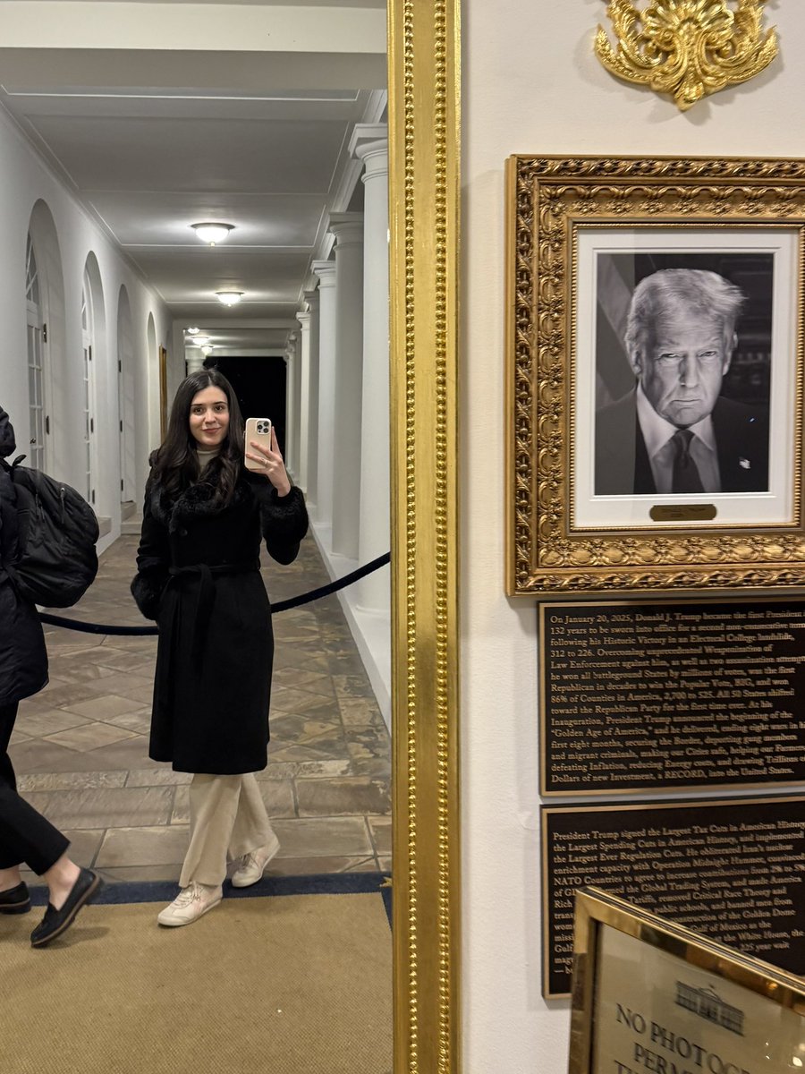 rebekazeljko's tweet image. Trump hit all the right notes. Dems had inflatable frogs. Hop over to @theblaze for deeper analysis. 

It’s past my bedtime. Goodnight!