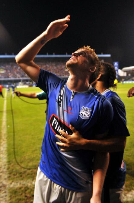 ¡Gracias por venir y por regresar!

El emelecismo siempre recordará la garra de ese gol de tijera en Cuenca y el gol que aseguró la primera etapa en 2013 <a href="/tanonasuti/">Cristian Javier Nasuti</a> 

Junto a los goles de Stracqualursi en el clásico y Achilier en Quevedo, de los más gritados ese año… 🔵⚡️