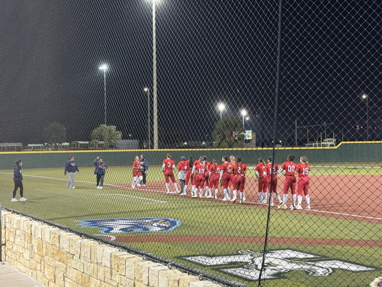 VMHSEagles's tweet photo. ❤️🦅🥎Our Lady Eagles came to hit tonight! They beat the Bluff 10-7! Lyla Creek struck out 9 and Emilee Holmes hit a home run! It was an exciting team win with stellar defense and strategic hitting that kept the opponents on their toes! Great job to our players and coaches!❤️🦅🥎 https://t.co/pSXEaorpX0