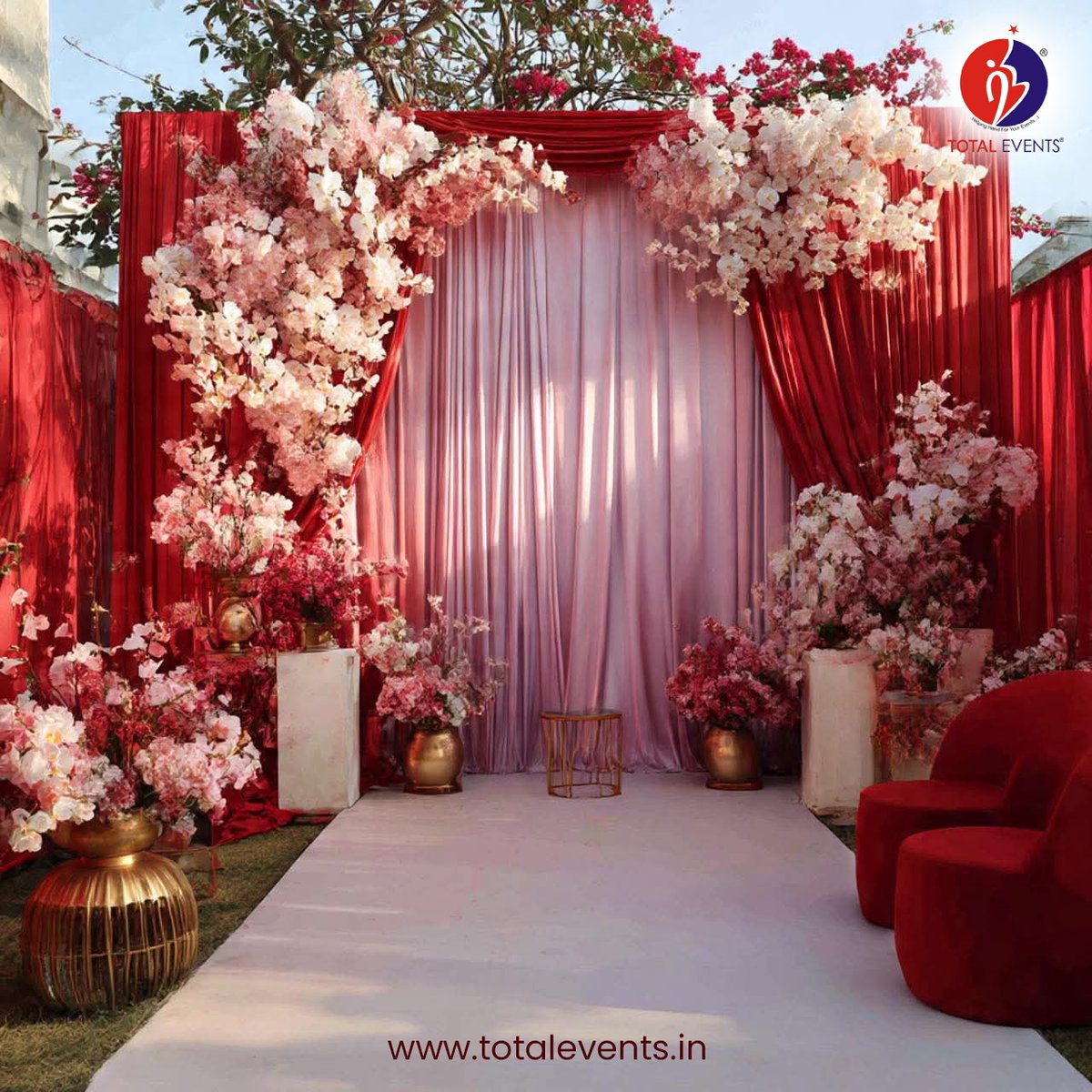 TotalEvents9's tweet photo. Turn your big day into a royal celebration with our stunning Event Decoration ✨💍
We create magical moments that last forever.

🌐 https://t.co/5xlKlMsQqB

#WeddingDecoration #WeddingDecor #BigDayVibes #EventStyling #LuxuryWeddings #TotalEvents https://t.co/LPBnOmA5YE