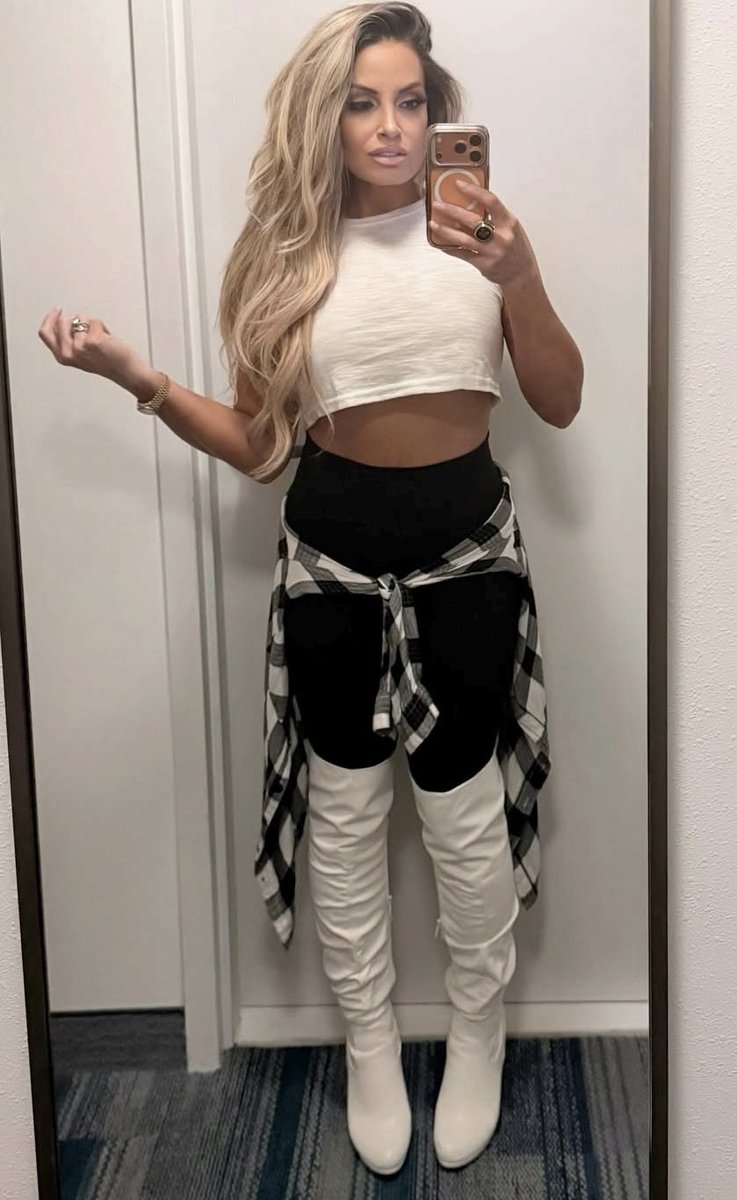 trish. ♠️ tweet media