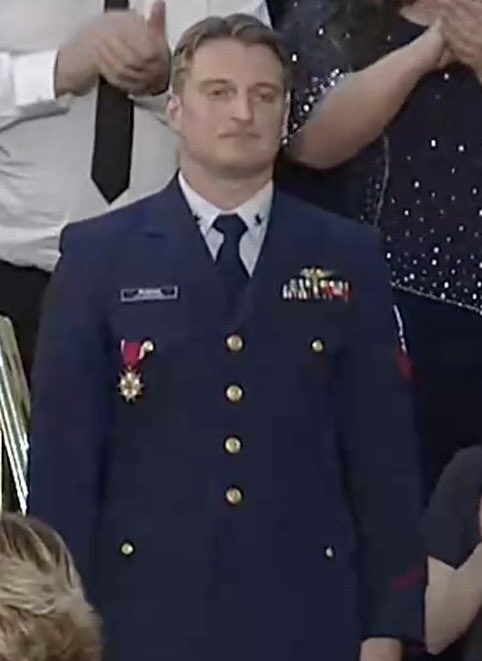 OldGloryClub's tweet image. These are the faces of American Excellence. 

Andrew Wolfe, Scott Ruskan, Royce Williams, Eric Slover, and many more. These are American heroes. Tonight is a night for Americans.