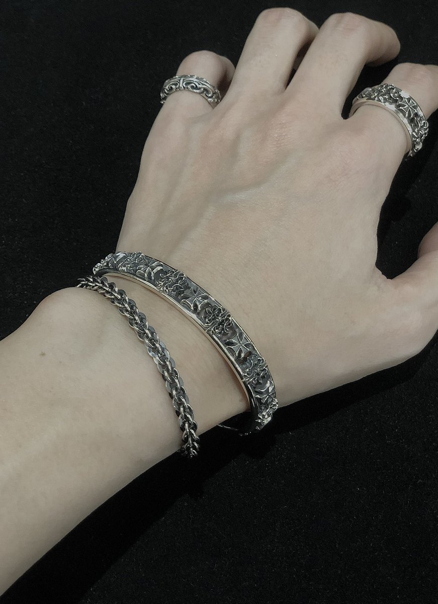 シルバー　トゲトゲデザイン インパクト大　バングル ゴツい