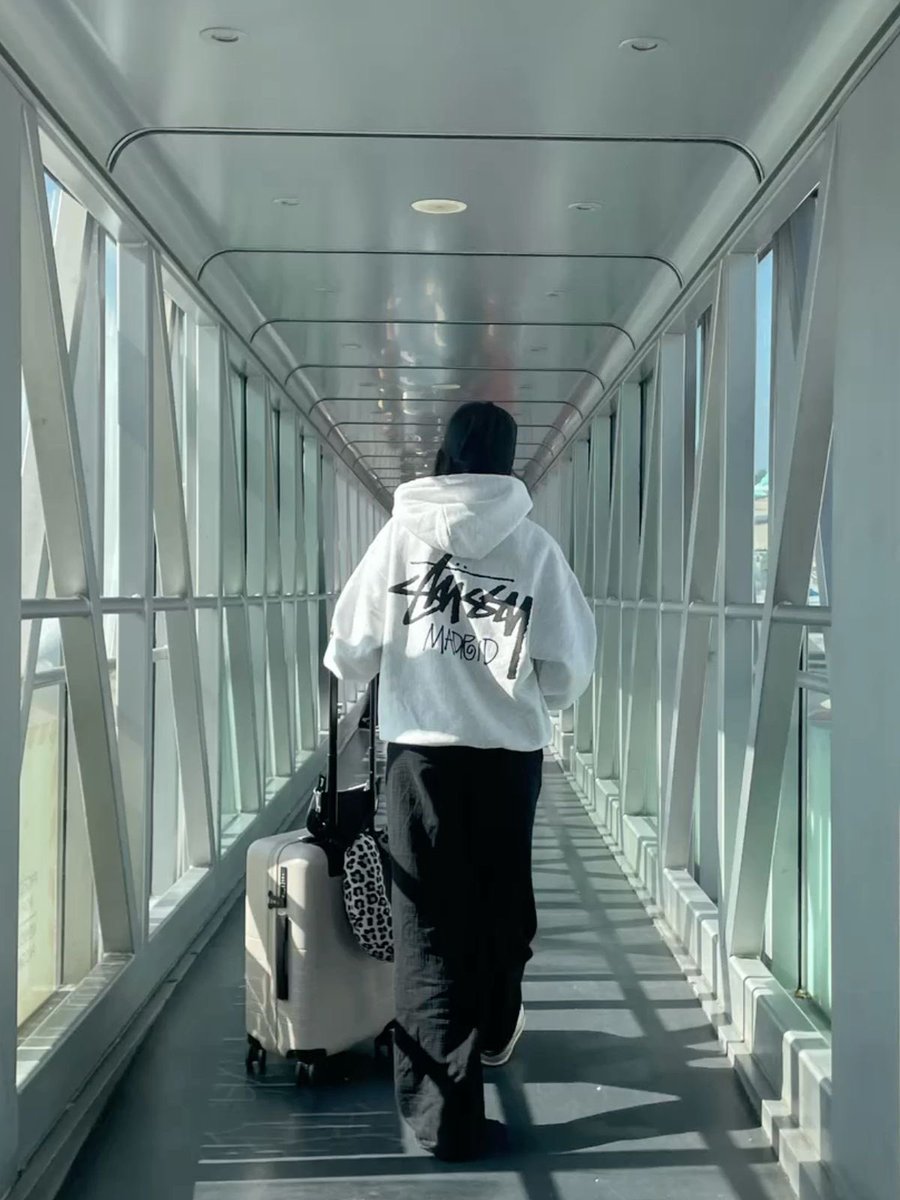 Can I get a GM ?  

I slept early yesterday, we can proceed with the giveaway now 

Drop your sol wallet, like+RT 

12 hours ⏳