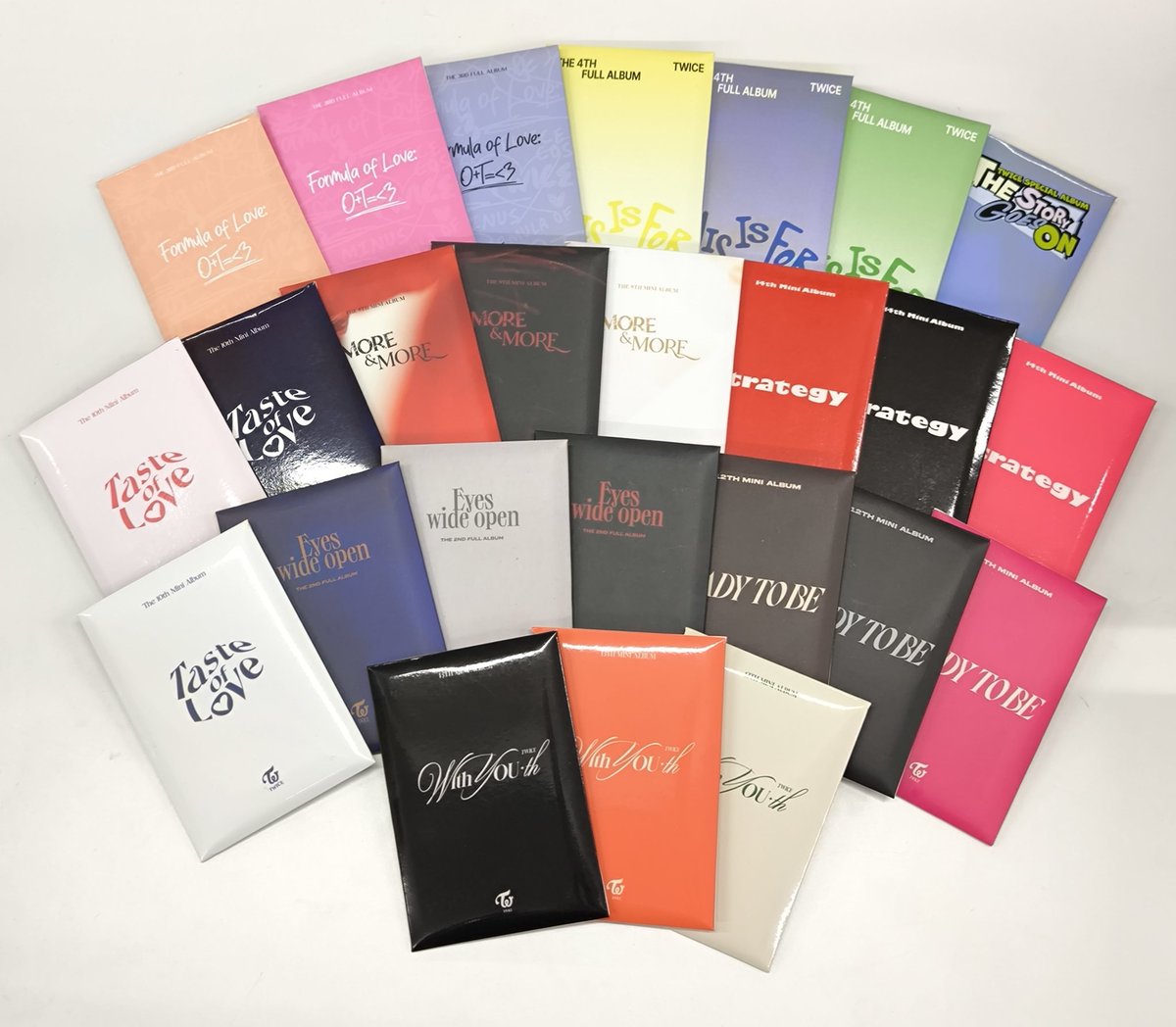 TWICE 🍭 【入荷情報】 TWICEさんの色々なアルバムの初回特典トレカが