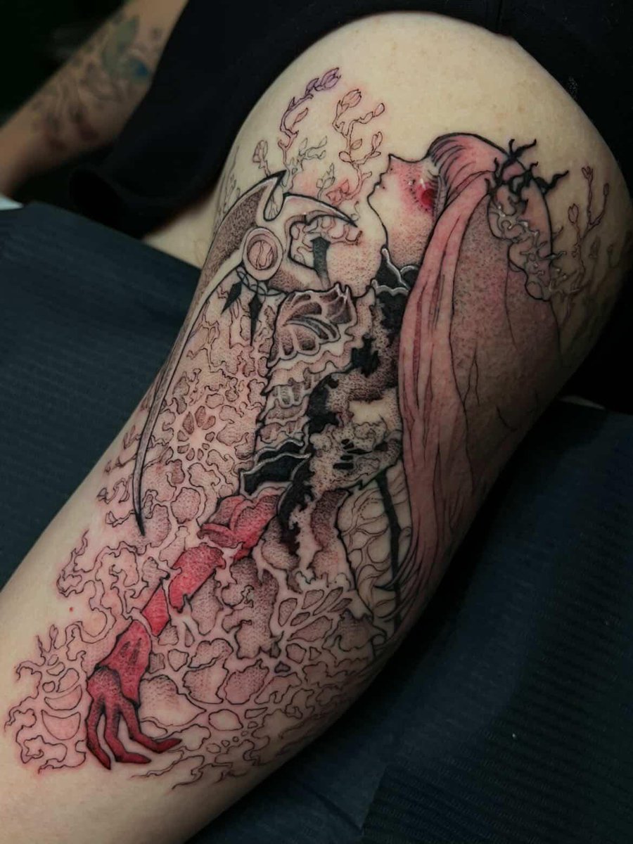arekusuuuu's tweet photo. Tattoo pretty much finished! Based on Calli's #DISASTERPIECE album!! I freaking love it. The artist did a little free-hand to make it unique. Might add a little more color, but AFAIK it's complete and I'm very happy! #callillust
Tattoo artist IG: s.o.l.i.a https://t.co/lMpn1LlcKD