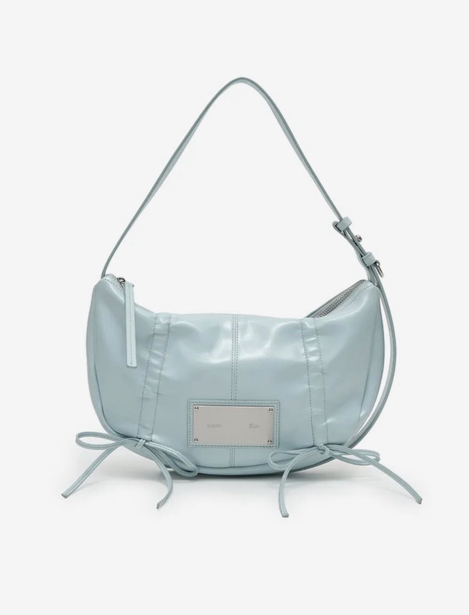 ninefourtykey's tweet photo. 🪽 matin kim half shirring ribbon round bag in new colors

— sky &amp; light pink 🫧 https://t.co/Q2sCD7Z3c2