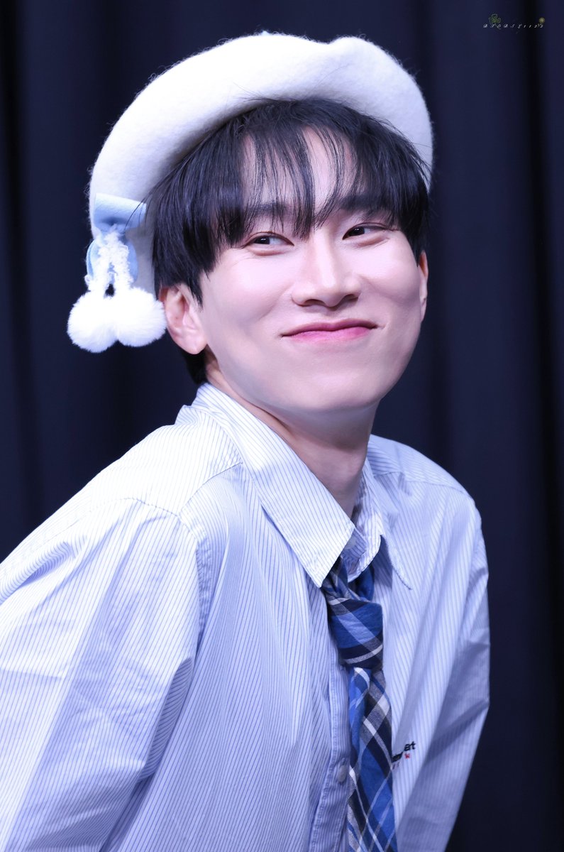 BTOBSL1122's tweet photo. 260221 사운드웨이브 대면

너무 예뻐🥰

#서은광 #은광 #비투비 https://t.co/pYcqBrby0k