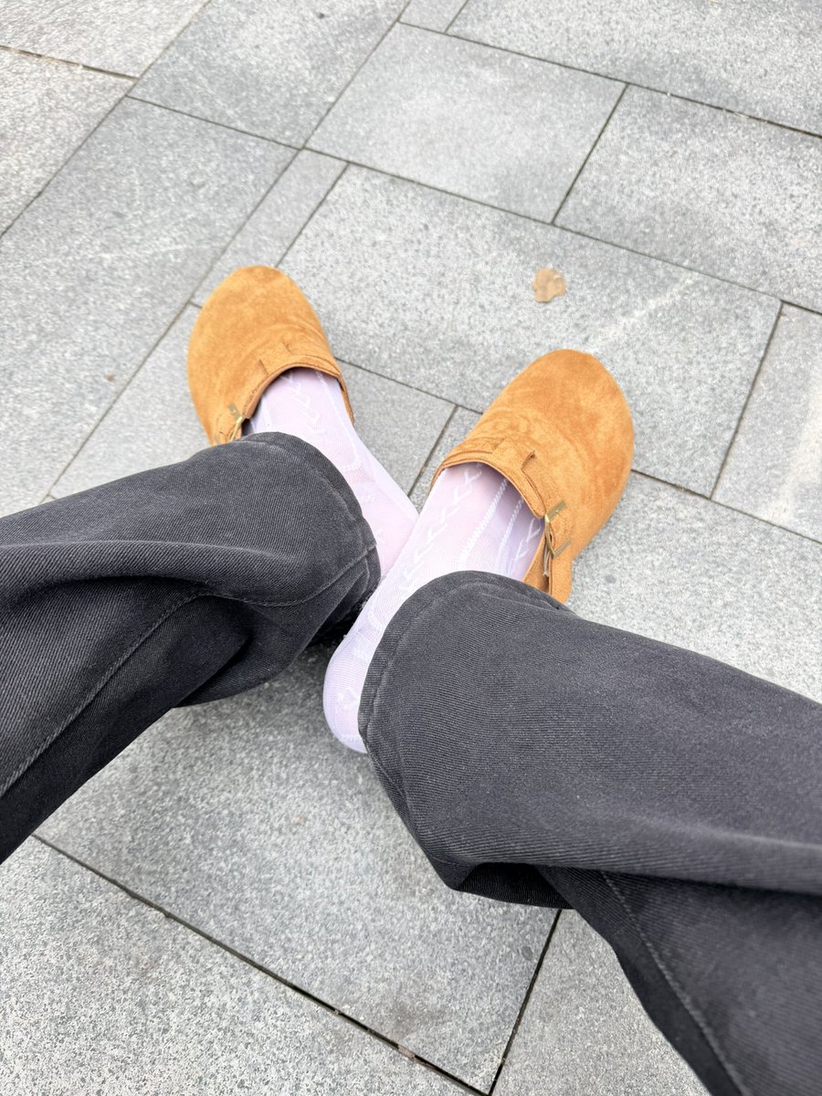 Hancock0601's tweet photo. 阴天好讨厌 https://t.co/7rcFEZqnbJ