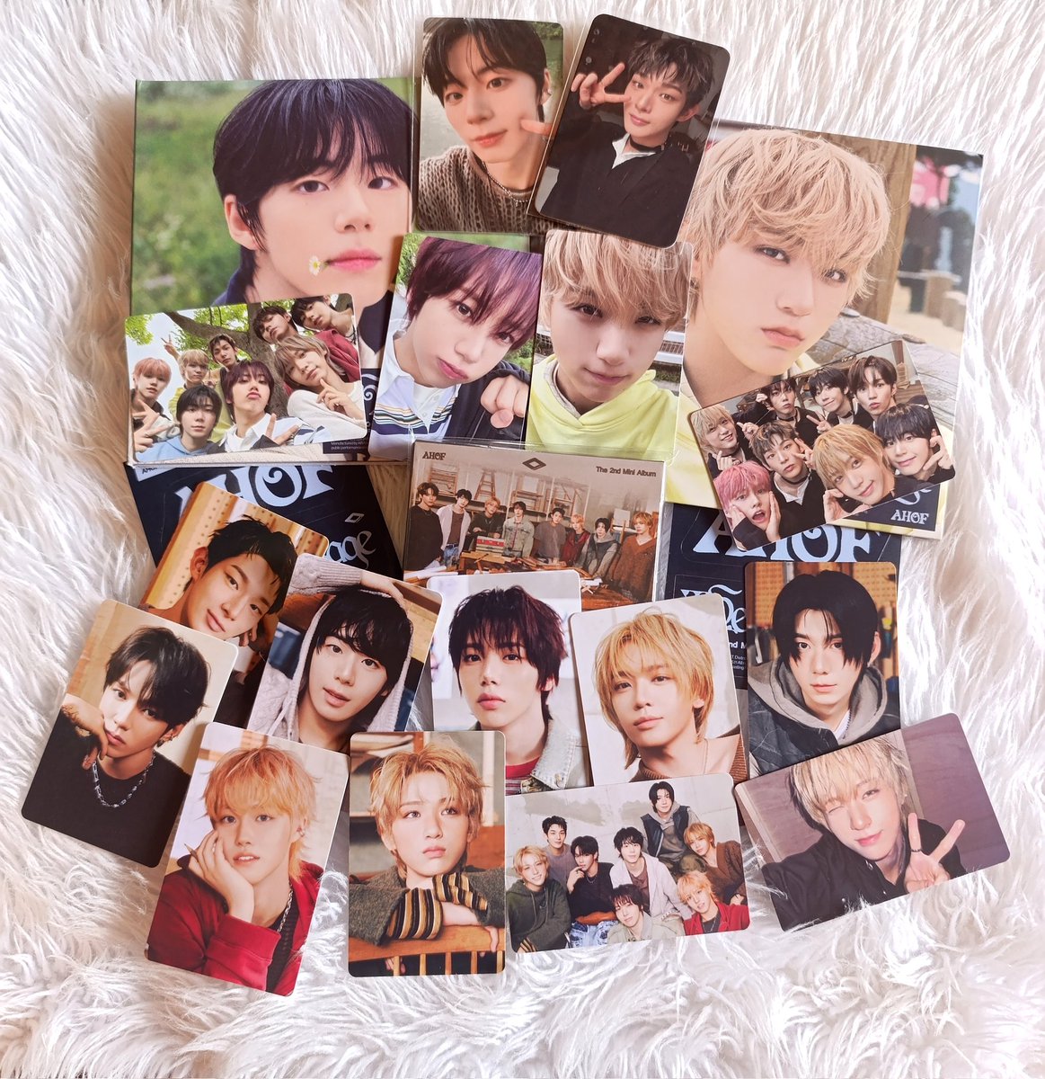 trengkleshi's tweet photo. my albums arrived! thank you so much @haneulzph_azure 🩷 didn't expect to receive an extra digipack 🥹🫶 #HPH_Notes https://t.co/V5KwvRhAHZ