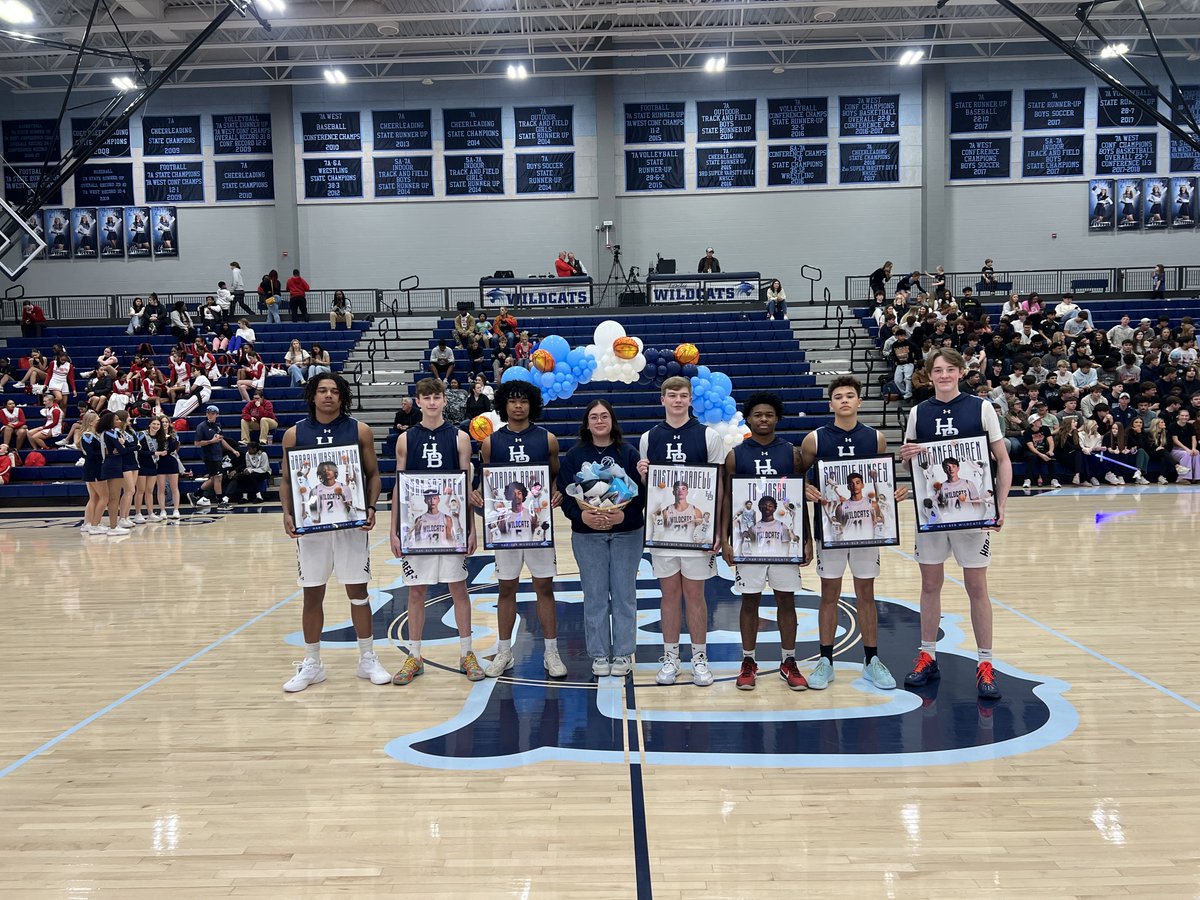 CoachTommyDeff's tweet photo. Har-Ber 68, N.Side 53!

Hard to believe tonight was these seniors last home game in Wildcat arena! We are really going to miss you guys! 

Bari Washington 13pts
Ryan Spencer     12pts
Sammie Hinsey   10pts
Brenner Boren      9pts
Jordan Brown       9pts

Go Cats! https://t.co/H4FlPI11rL