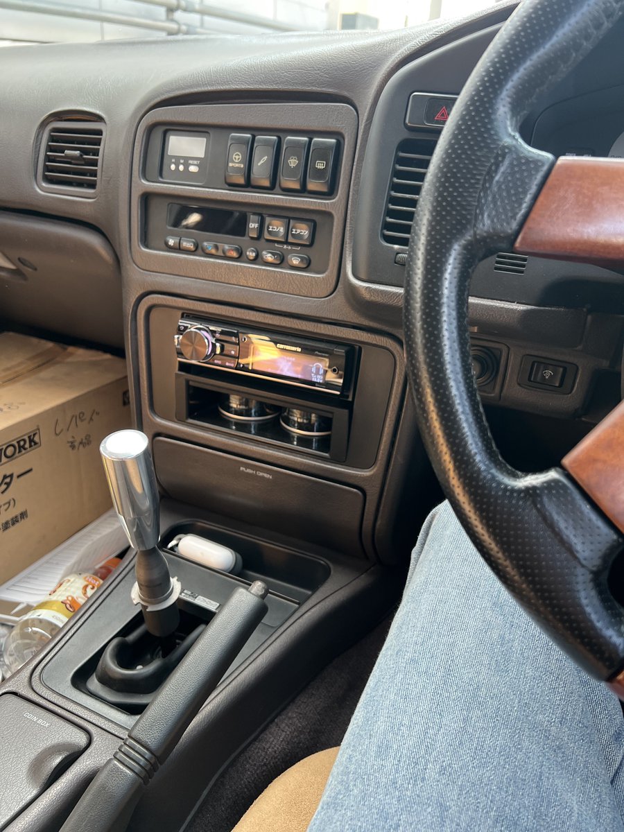 シルビアになれないシルビヤ完成！

R31用ロールバー付けて
Z32NAミッションに載せ替え

NSTAGEさんに加工からニコイチから色々お世話になりました🙇🏻‍♂️

ハンドル替えてシフトブーツ付けなきゃ😇
他にもやる事が細々あるからやらねば