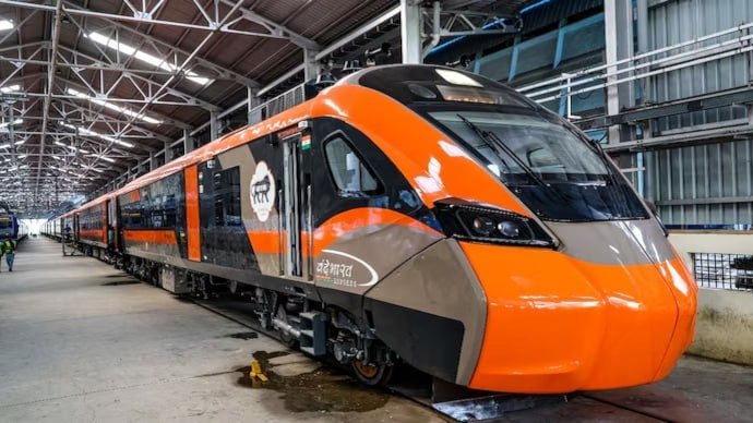 🚨 BIG! Jammu to Srinagar in just 5 hours. 

Vande Bharat Express to run directly from Jammu from March 1, extending beyond Katra 🔥