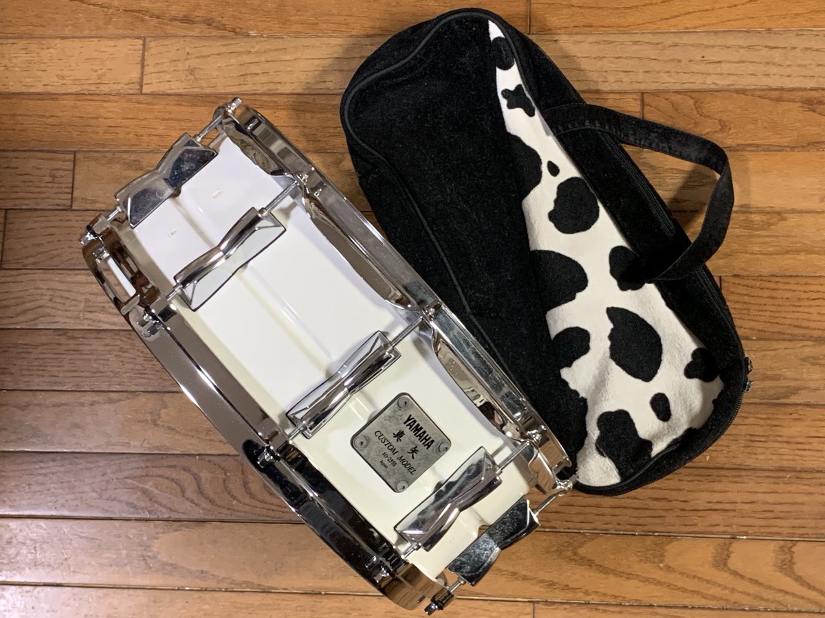 AUchiida's tweet photo. まだ高校生くらいだった頃に買った初マイスネアのスイッチストレイナーが破損…音屋アプリをサーフィンしてたらなんか代替品ぽいの出てきてボタンポチったんだが、さっき音屋からそれすらも廃盤のためキャンセルになると連絡があり絶望している https://t.co/lH2CjDVSAh