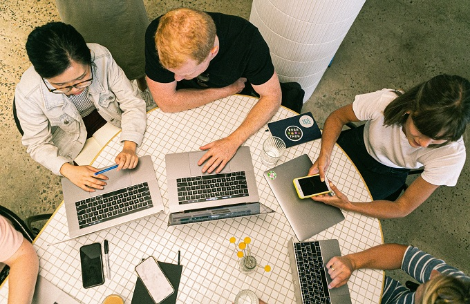 RRHHpress.com tweet media