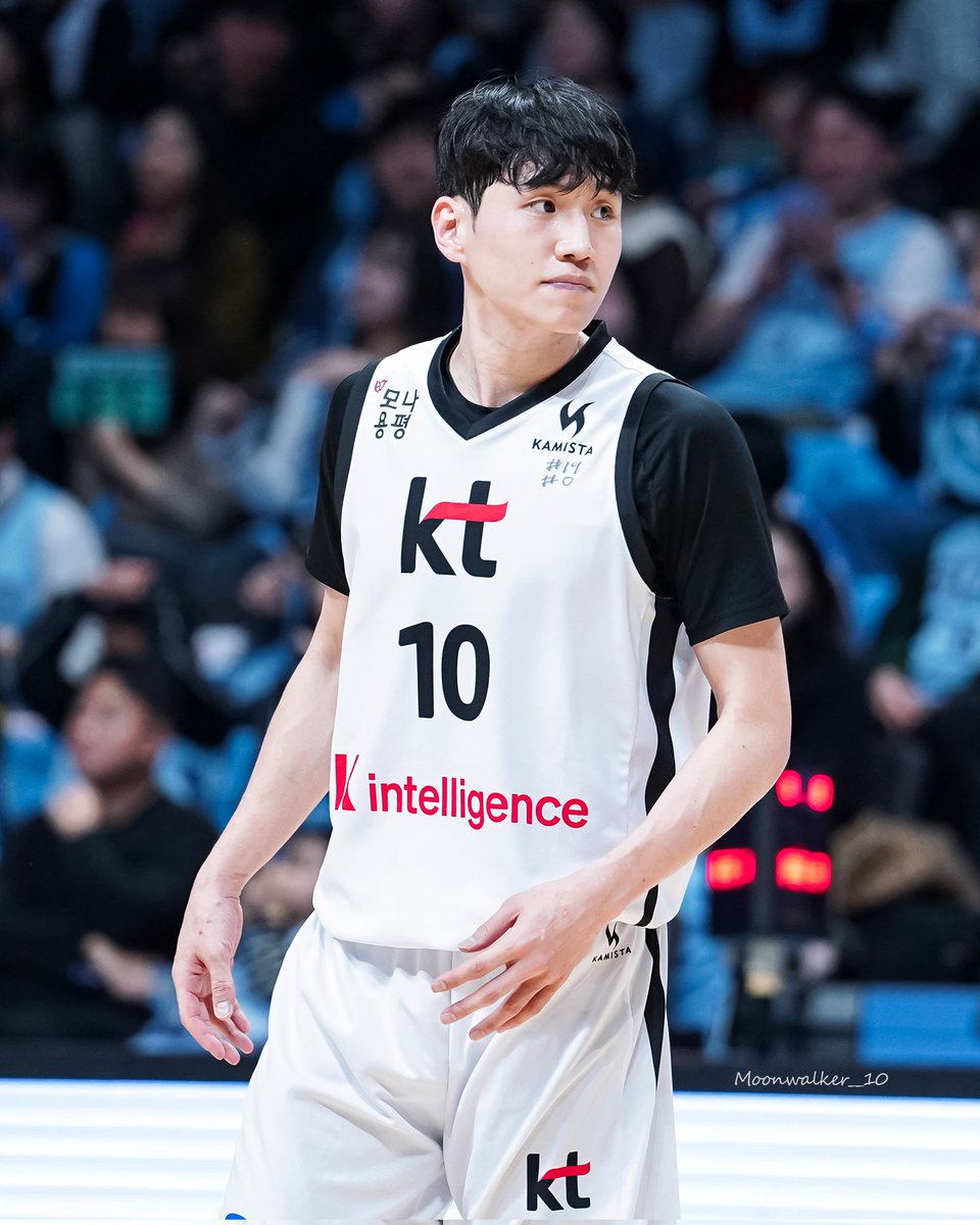 문워커 tweet media