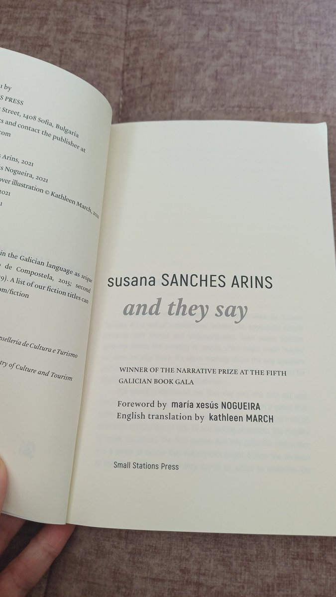 lg_casulos's tweet photo. Ando eu a repartir polo mundo adiante os #seique que a #kathleenMarch virou #andtheysay.
Parabéns, dear translator!! https://t.co/sqtgriVqb6